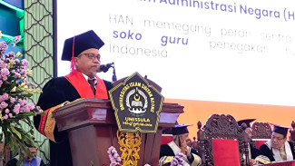 Unissula Kukuhkan Prof. Jawade Hafidz Menjadi Guru Besar Baru Ilmu Hukum Administrasi Negara