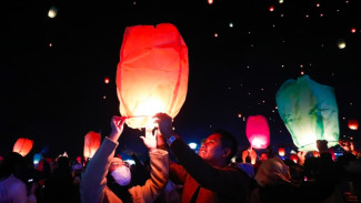 Indahnya Dieng Culture Festival 2025, Ribuan Lampion Hiasi Langit