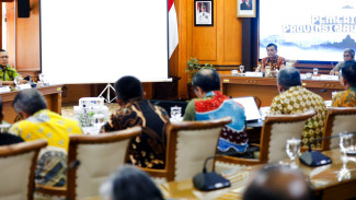 Gubernur Jateng Kumpulkan Bupati-Wali Kota Pasca Rusuh Unjuk Rasa,  Ada Apa?