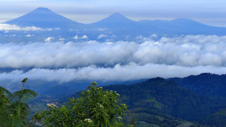 Tempat-Tempat Indah di Dekat Salatiga yang Bisa Menyaksikan Gunung-Gunung