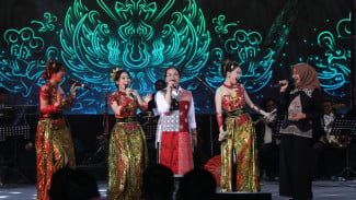 Perpaduan Musik Jawa dan Internasional Meraiahkan Festival Kota Lama Semarang 2025