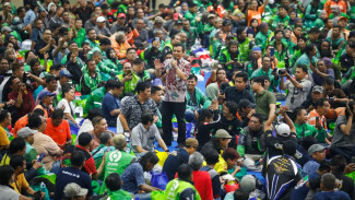 Gubernur Ahmad Luthfi Gratiskan Biaya SIM Mati Ratusan Pengemudi Ojol