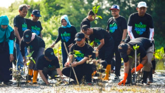 MURI Catat Rekor Penanaman 1,9 Juta Mangrove Serentak di Jawa Tengah