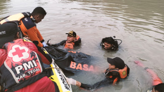 Dua Remaja yang Tenggelam Saat Bikin Konten di Sungai Gung Tegal, Ditemukan Tim SAR