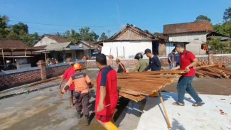 Angin Kencang Terjang Suruh, Tenda Hajatan Roboh Sehari Sebelum Pesta Pernikahan