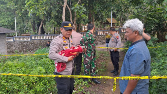 Bayi Laki-Laki Dibuang Dalam Tas, Ditemukan Warga Saat Hendak Ke Masjid