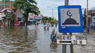 Banjir Rendam Ratusan Rumah di Perkampungan di Gayamsari Semarang