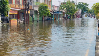 Sudah Tambah 8 Pompa, Banjir di Semarang dan Demak Belum Surut