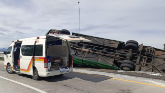 Polisi Olah TKP di Lokasi Kecelakaan Bus di Tol Pemalang