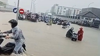 Banjir Landa Kawasan Industri Kendal, Aktivitas Terganggu, Ketinggian Air Capai Selutut Orang Dewasa