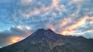 Merapi Memuntahkan Lava Pijar Pagi Ini Sejauh 1500 Meter