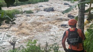 Enam Mahasiswa KKN UIN Walisongo Terseret Arus Sungai Jolinggo Kendal, 3 Meninggal dan 3 Hilang