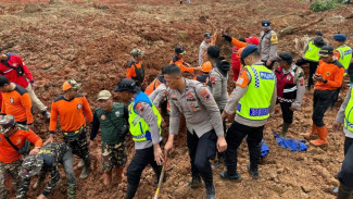 Brimob Polda Jateng Dikerahkan Cari Korban Hilang Akibat Longsor di Majenang Cilacap