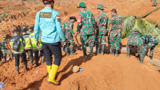 150 Tentara Berjibaku di Lokasi Longsor Cilacap Bantu Pencarian Korban