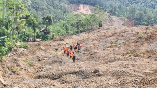 Tanah Masih Gerak, Tim SAR Belum Temukan Warga yang Hilang, Dilanjutkan Rabu