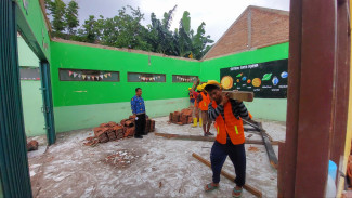 Rayap dan Hujan Rusak Atap Kelas, Dua SD Mulai Direhabilitasi