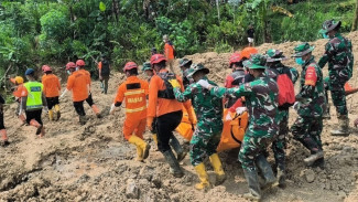 Tim SAR Temukan 5 Korban Longsor Banjarnegara, Total 17 Korban Bisa Dievakuasi