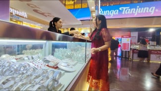 Jadi Trend Setter Emas Fashion, Bunga Tanjung Hadir di DP Mall Semarang