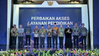Kota Semarang Raih Apresiasi Kinerja Pemerintah Daerah Bidang Pendidikan dari Kemendagri