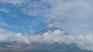 Semeru Meletus Lagi, Kolom Asap Capai 1 Kilometer di atas Puncak