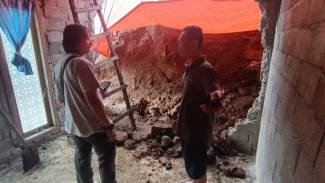 Hujan Nonstop Picu Longsor di Getasan, Dua Rumah Warga Rusak Tertimpa Talud Ambrol