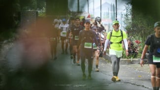 Ribuan Pelari Adu Stamina dan Skill di Ajang Trail Run Siksorogo Lawu 2025