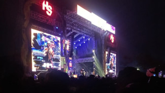 Slank Guncang Semarang Dalam Konser Hey Slank X HS Berani Kita Beda