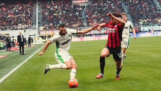 Jay Idzes Tangguh, Sassuolo Tahan AC Milan 2-2 di San Siro