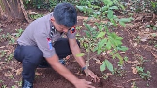 Polisi Naik Pangkat di Polda Jateng Harus Tanam Pohon