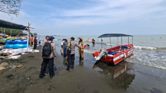 Polisi Amankan Wisata Pantai Ngebum Kendal Saat Libur Tahun Baru
