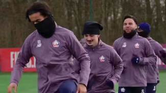 Sembuh dari Cedera, Verdonk Akan Main Penuh Pada Laga Lawan Rennes?