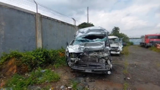 Travel Rombongan Guru Kecelakaan Di Tol Ungaran, Satu Meninggal Dunia
