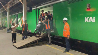 Dua Ribuan Unit Sepeda Motor Naik dan Turun Kereta di Daop 4 Semarang Selama Nataru