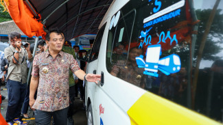 Gubernur Ahmad Luthfi Resmikan Bus DAMRI di Karimunjawa, Tarif Cuma 7 Ribu Rupiah