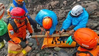 Tim SAR Evakuasi Syafiq Ali, Pendaki Gunung Slamet yang Ditemukan Meninggal di Dekat Puncak