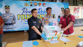 Bayi Lima Hari dalam Kardus di Aula Panti Asuhan Salib Putih