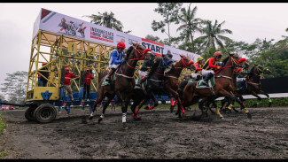 Seri pembuka Indonesia’s Horse Racing (IHR) 2026, Puluhan Ribu Penonton Padati Tegalwaton