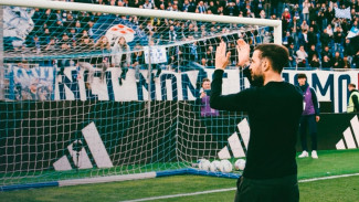 Real Madrid Terancam Tanpa Gelar, Incar Pelatih Como Untuk Gantikan Arbeloa