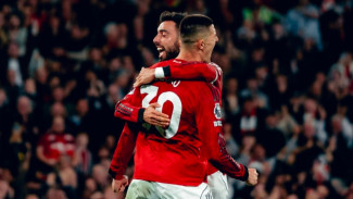 Manchester United Tinggalkan Liverpool di Belakang