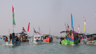Sedekah Laut di Semarang, Nelayan Larung Kepala Kerbau
