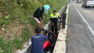 Sepeda Motor Masuk Parit Di JLS, Satu Orang Meninggal Dunia