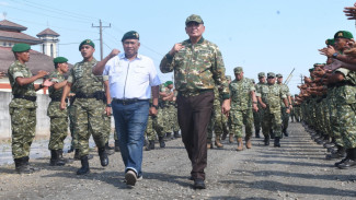 Menhan Sjafrie Sjamsoeddin Tinjau Tiga Satuan Yonif TP Kodam IV/Diponegoro