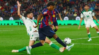 Barcelona Pesta Gol 7-2 atas Racing Santander, Raphinha Hat-trick