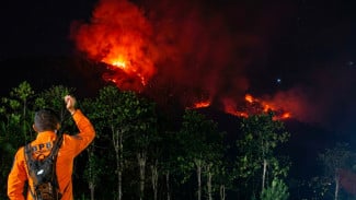 Ratusan Pendaki Dievakuasi Akibat Kebakaran Gunung Sumbing