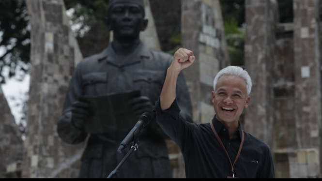 Ganjar Pranowo saat berada di Tugu Proklamasi.