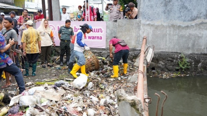 Walikota Semarang Hevearita Rahayu saat sidak banjir. .