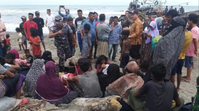 Pengungsi Rohingya mendarat di Aceh.