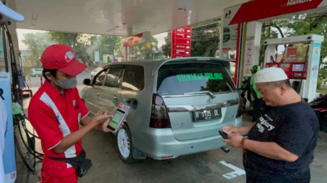 Suasana SPBU di kota Semarang.