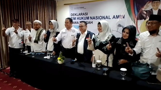 Sudirman Said dkk saat deklarasi THN AMIN di Semarang, Jumat (5/1/24).