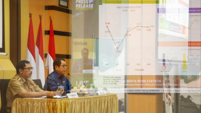 Kepala BPS Jateng merilis data pertumbuhan ekonomi 2023.